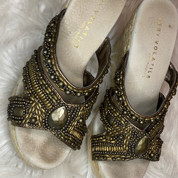 Very Volatile Surplus Bronze Wedge Sandals - Picture 5 of 6